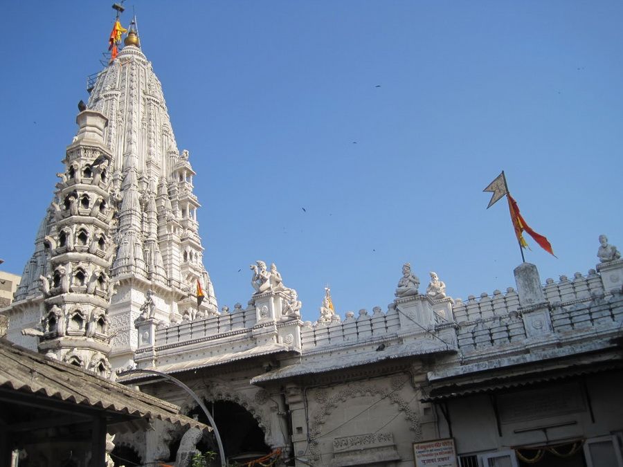 Shiva-temple-in-Mumbai