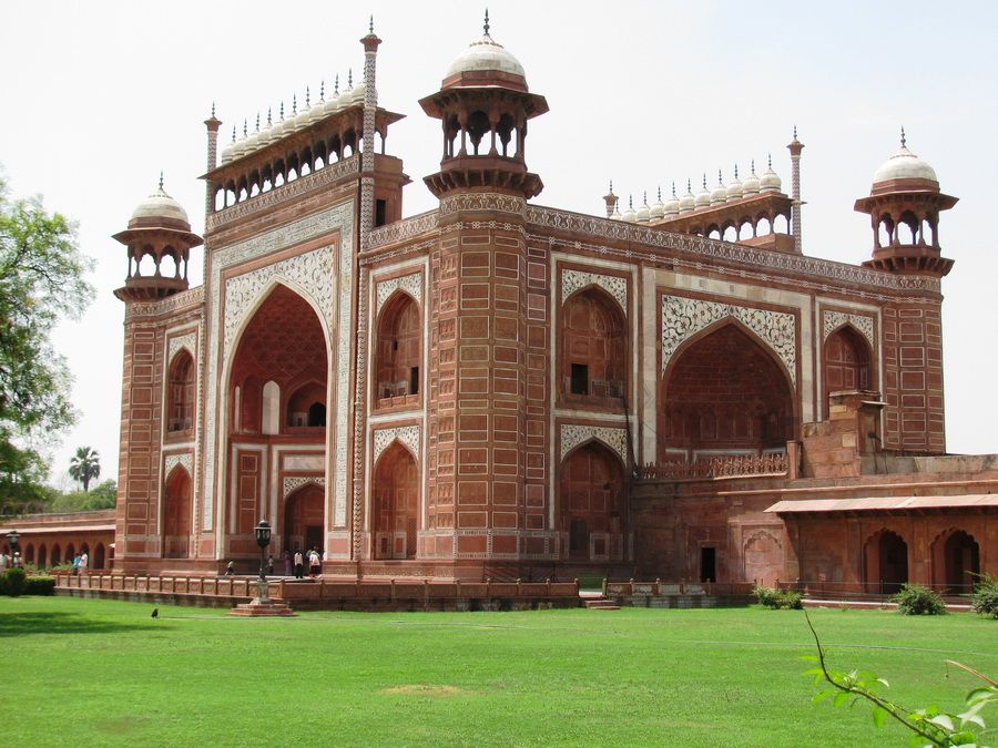 Taj-Mahal-gateway